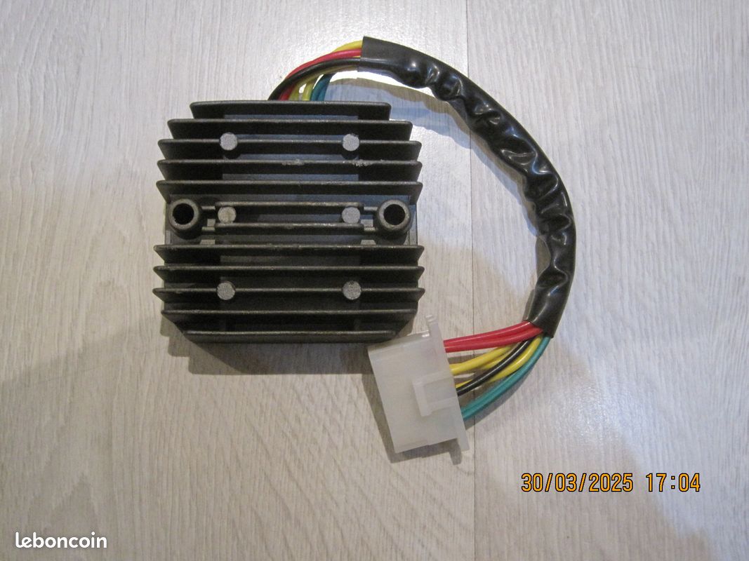 Redresseur régulateur pour Honda GL 1100 Goldwing de 80/83 (image 1)