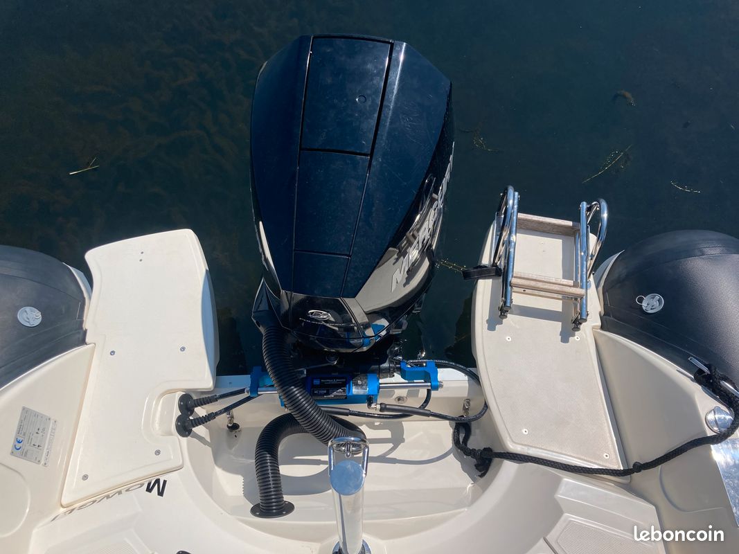 BWA 24 GTO EN PARFAIT ETAT + MERCURY 225cv V6 - 13 PERS. - TRANSPORTABLE (image 9)