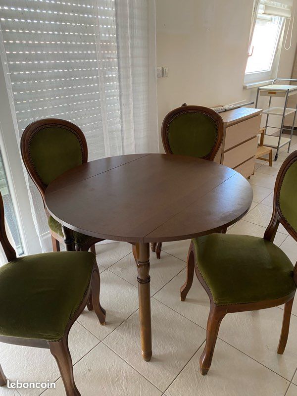 Ensemble table et chaises (image 1)