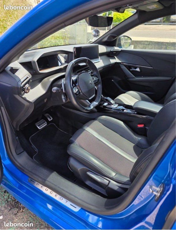 Peugeot 208 GT Line (image 3)