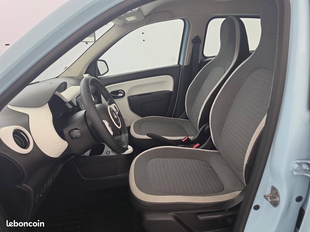 RENAULT Twingo III E-Tech Equilibre (image 16)