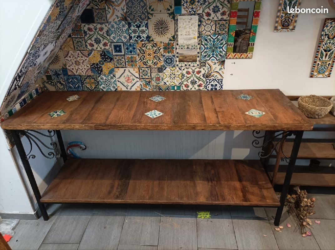 Table en bois de palmier - pièce unique (image 1)
