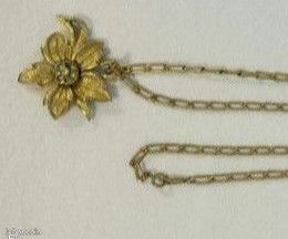 Colier avec pendentif margerite (image 1)