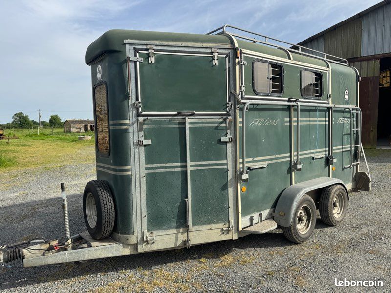 Van Fautras Provan Places Chevaux Équipement auto