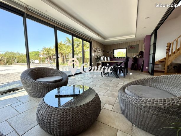 Propriété 10 pièces 217 m²