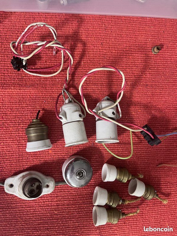 Quincaillerie d'ameublement, boutons de meuble et pièces électriques anciennes, idéal pour relooking de meubles, restauration ou décoration style industriel/brocante (image 14)