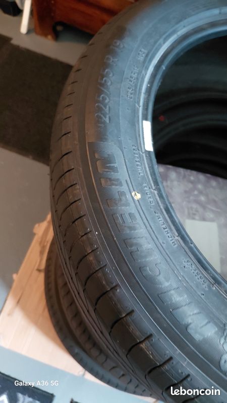 Pneus neufs Michelin (image 1)