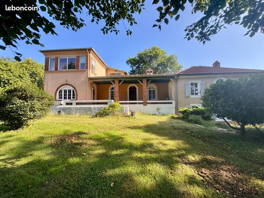 Maison 13 pièces 324 m² · à Nousse · 324 m² · 489 000 €