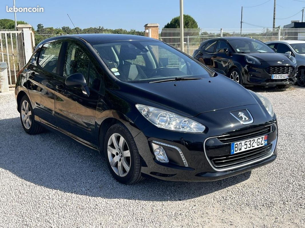 PEUGEOT 308 1.6 e-HDi - 112 CV BERLINE ALLURE PHASE 2 / CLIM AUTO / REGULATEUR / JANTES (image 3)