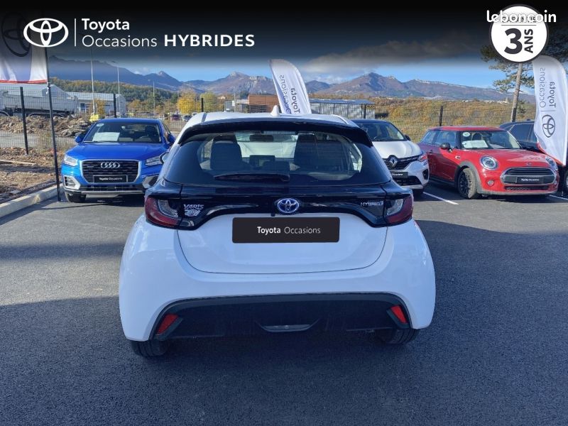 Toyota Yaris 116h Dynamic Business 5p + Programme Beyond Zero Academy MY22 Voitures