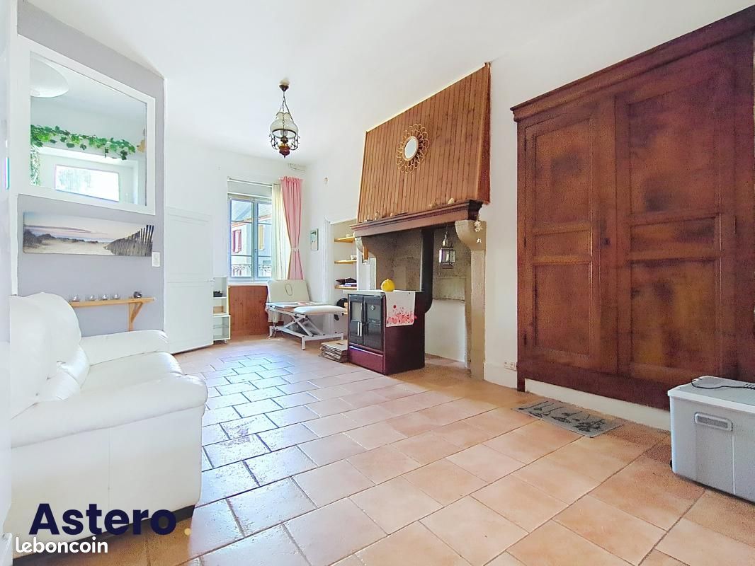 Maison 7 pièces 211 m² · à Saint-Maurice-près-Pionsat · 211 m² · 98 400 €