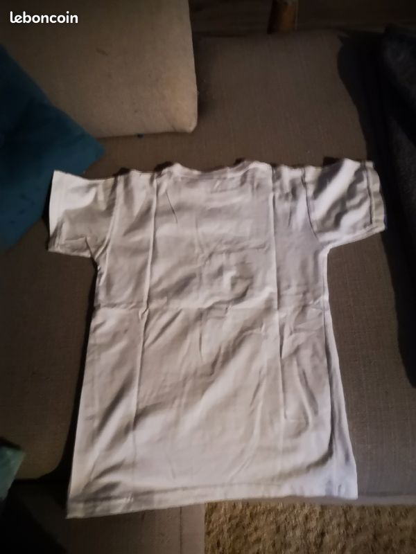 T-shirt (image 3)
