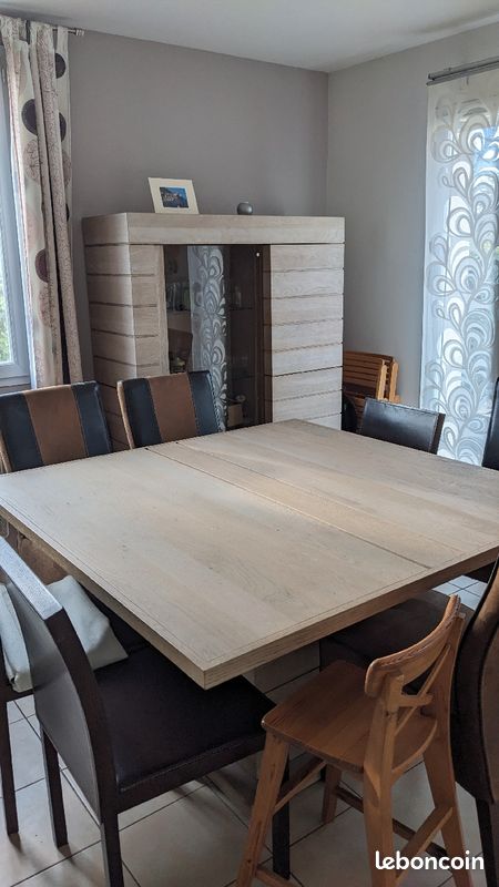 Table chêne massif moderne (image 1)