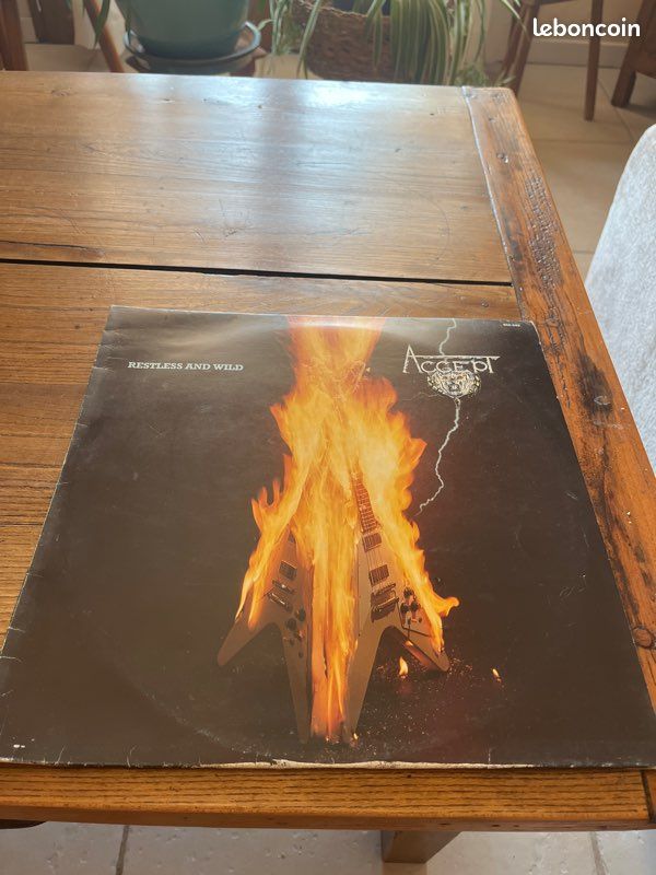 Vinyl accept 1982 pressage Holland restless and wild (image 1)