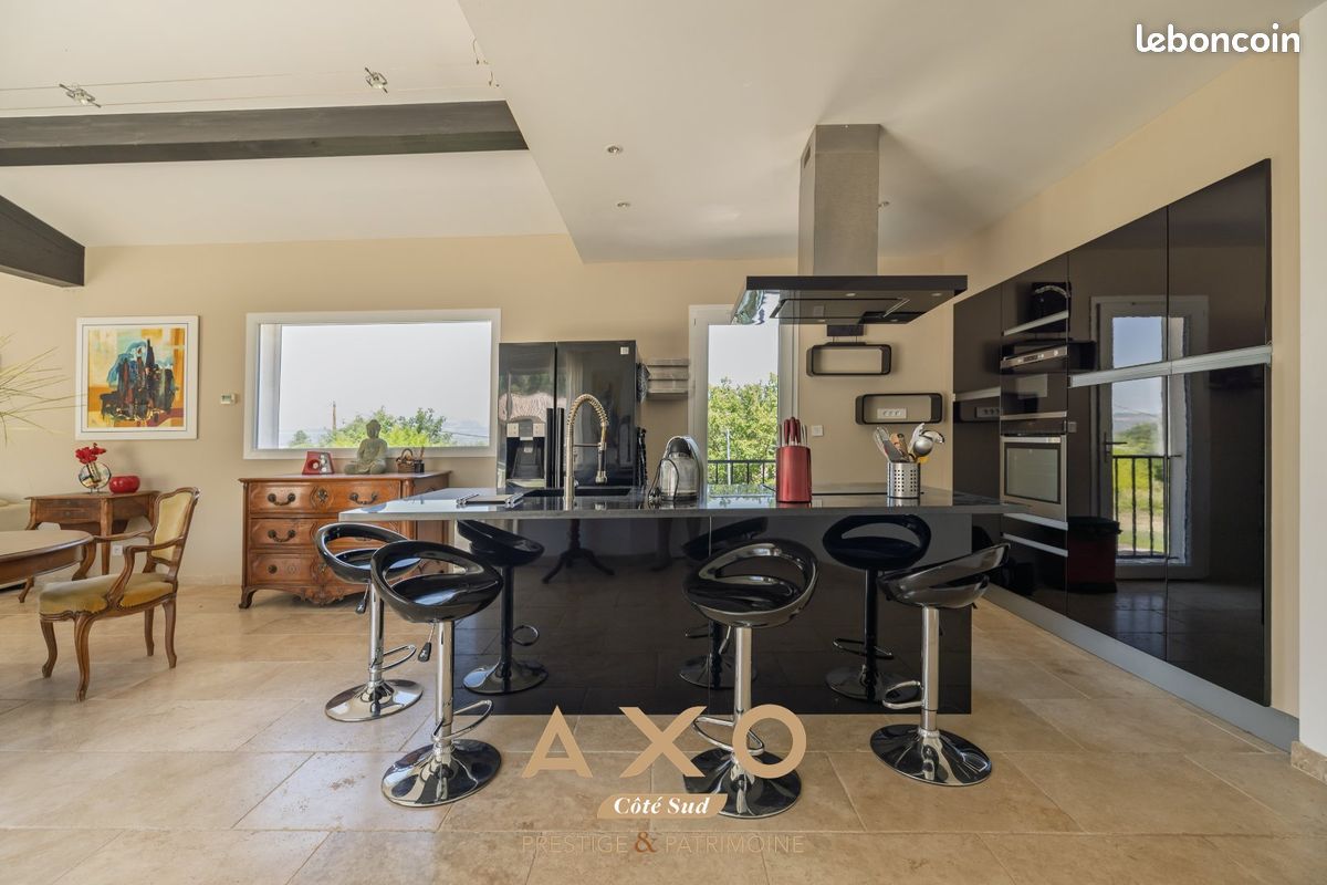 Maison 8 pièces 220 m² (image 7)