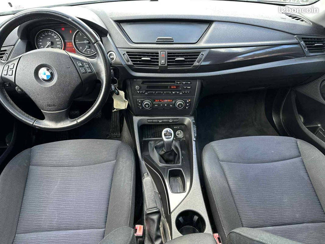 Bmw x1 sdrive 18d confort 143ch 2011 (image 2)
