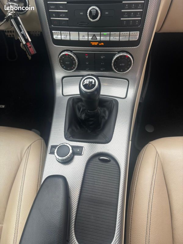 MERCEDES SLC 180 1.6 i 16V BlueEFFICIENCY 156 ch FASCINATION (image 23)