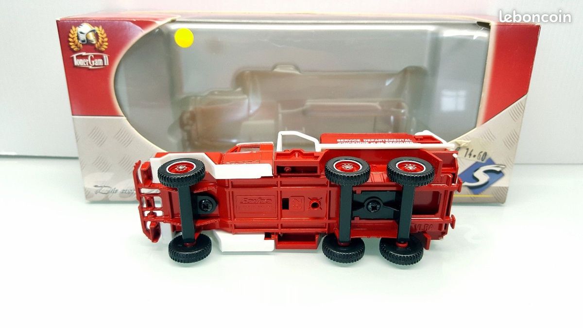 Solido Pompiers 1/43 et 1/50 - Lot de 33 modèles dont Renault Peugeot Mercedes