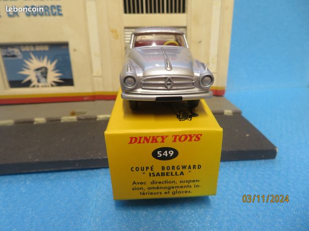DINKY ancien pas copie BORGWARD ISABELLA Réf 549 1/43 assez bon état