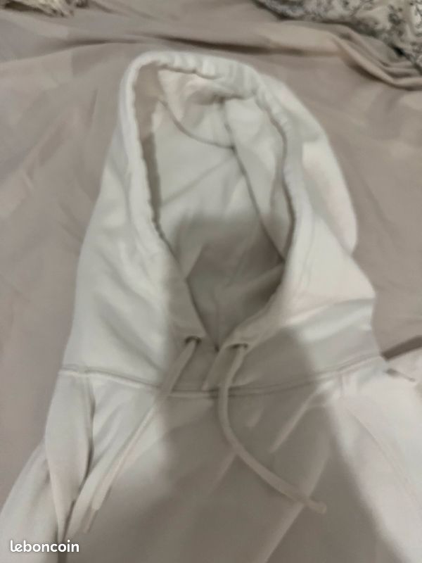 Sweat à capuche blanc (image 6)