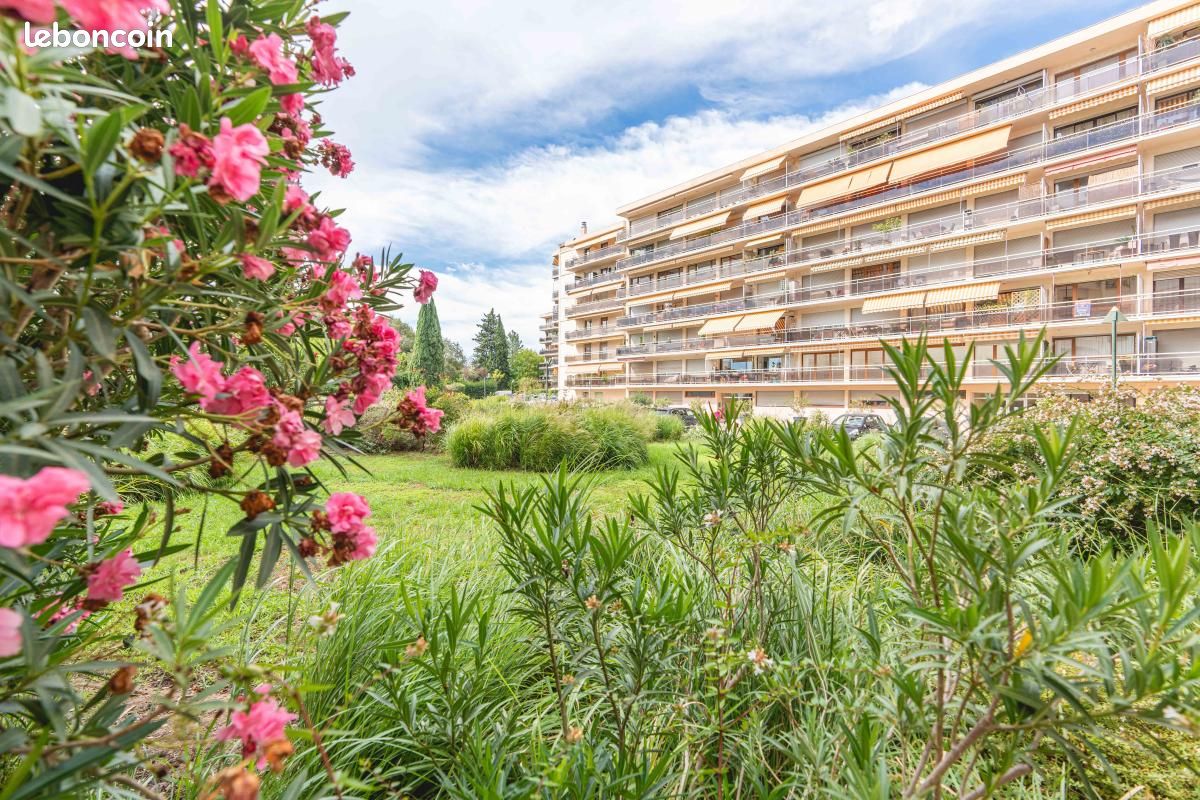 Appartement 2 pièces 52 m² · à Aix-en-Provence · 52 m² · 220 000 €