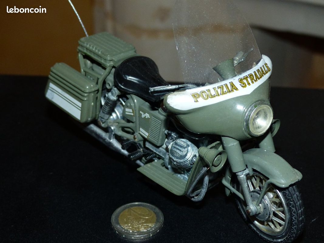 Polistil 1/15 – Moto Guzzi Road Police Verte (Miniature Vintage)