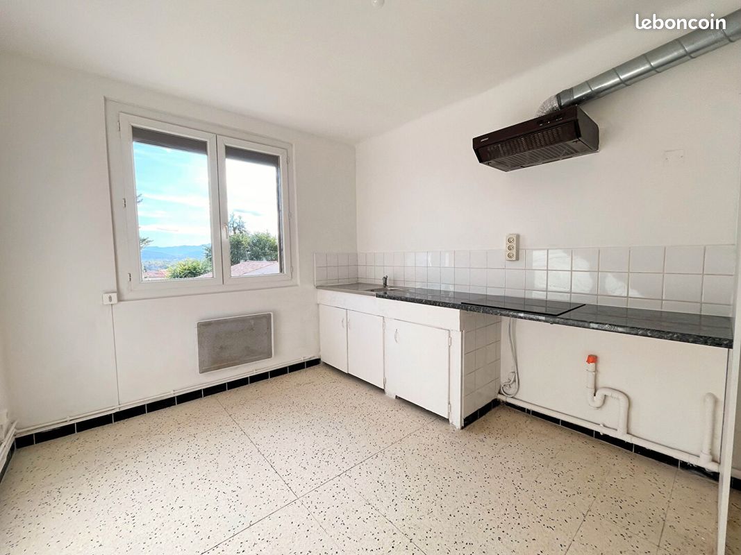 Appartement 3 pièces 70 m² · à Volx · 70 m² · 676 €/mois