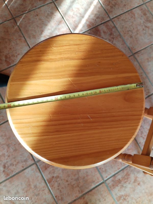 Tabourets en bois (image 2)