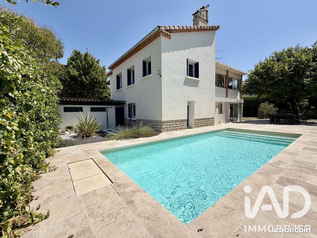 Maison 8 pièces 217 m² · à Aix-en-Provence · 217 m² · 825 000 €