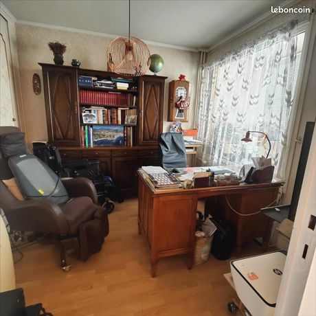 https://img.leboncoin.fr/api/v1/lbcpb1/images/05/c2/f9/05c2f9d20e9c19984b91212a857a1f12de1ba074.jpg?rule=ad-image