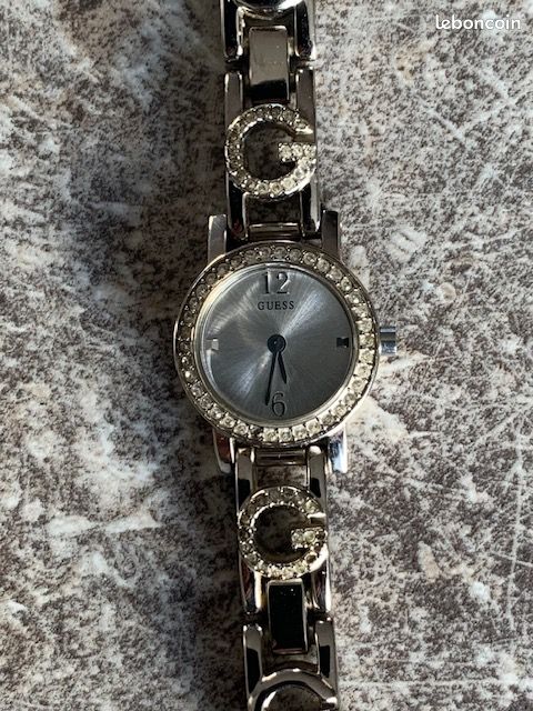 Montre Femme Vintage Guess Acier - Cadran Argenté Chiffres Romains, Pile Neuve