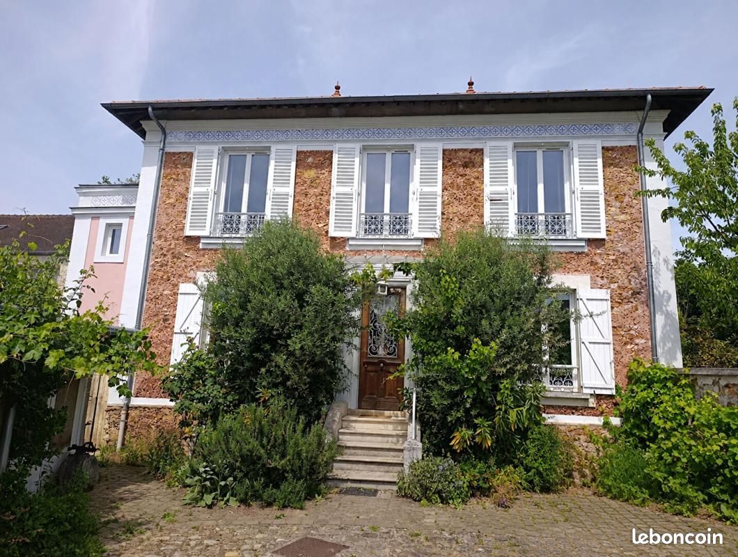 Maison 8 pièces 197 m² · à Yerres · 197 m² · 649 000 €