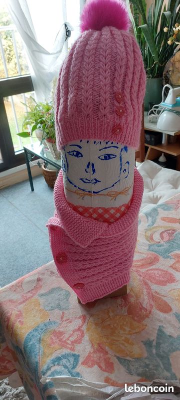 Bonnet et écharpe point tricot coeur pouvant se nouer fillette pour 2 / 3 ans (image 1)