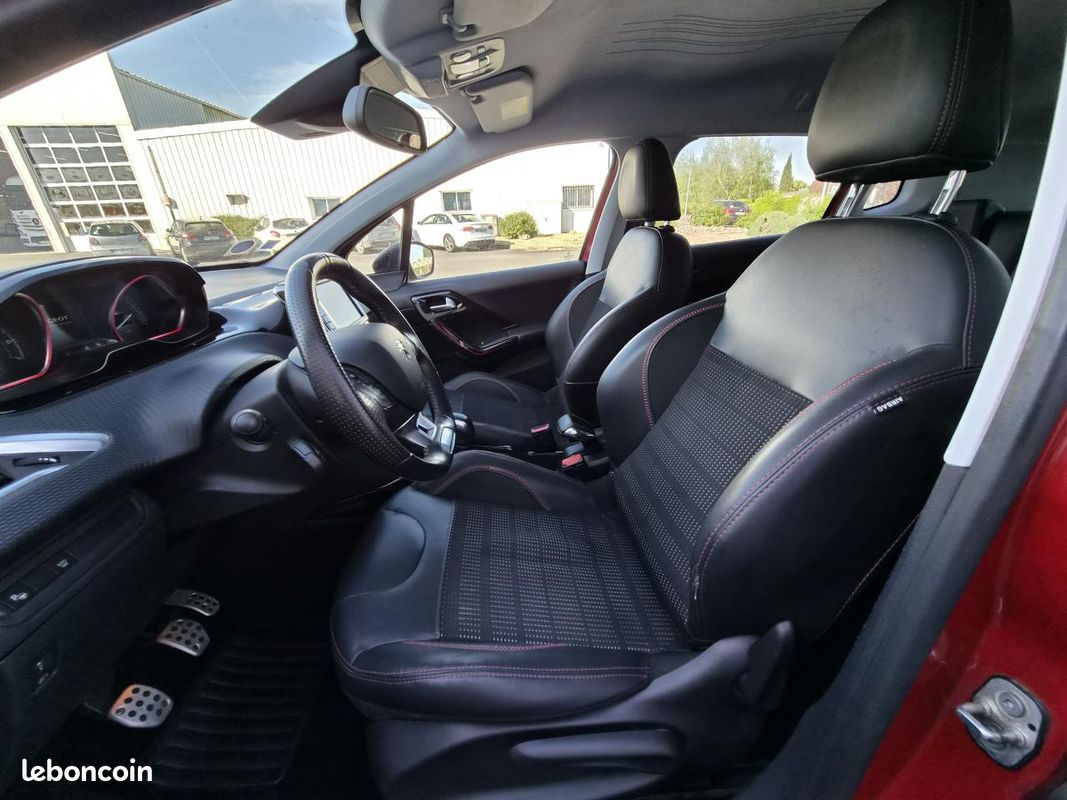 PEUGEOT 2008 1.2i PureTech 12V S&S - 110 GT Line PHASE 2 (image 11)