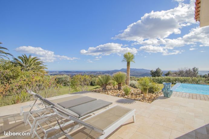 Propriété 7 pièces 359 m²