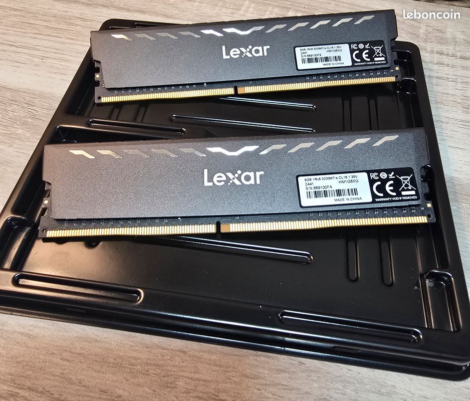 Lexar THOR RAM DDR4 8Go 3200MHz, Mémoire de bureau DRAM 288 Pin UDIMM, PC Mémoire RAM, Mémoire d'ordinateur CL16 pour Intel XMP 2.0, pour PC/ordinateur, CL16 20 20 40, 1.35V