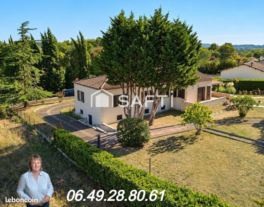 Maison 8 pièces 208 m² · à Montayral · 208 m² · 240 000 €