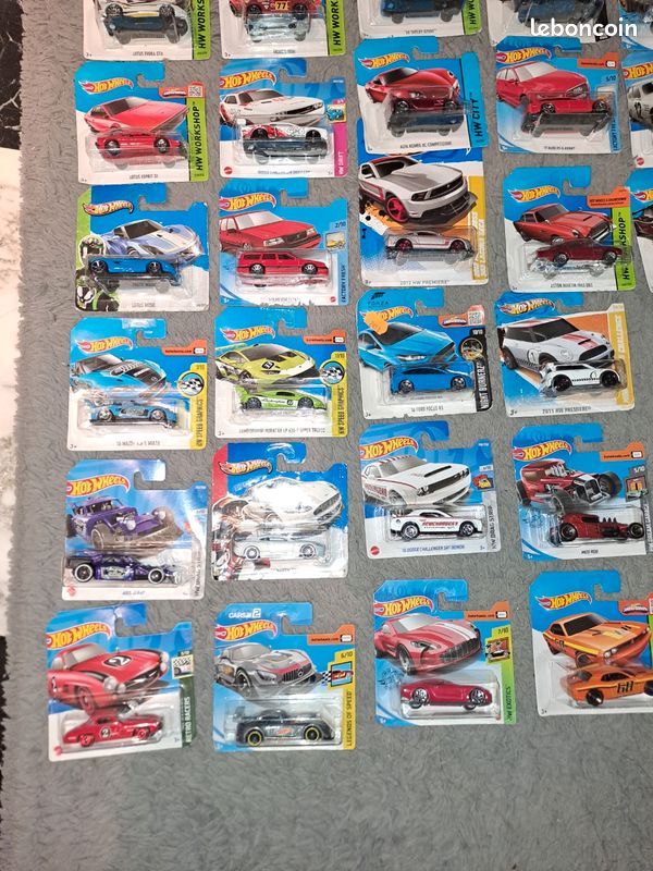 Lot de voitures hotwheels, état neuf, sous blister (image 4)