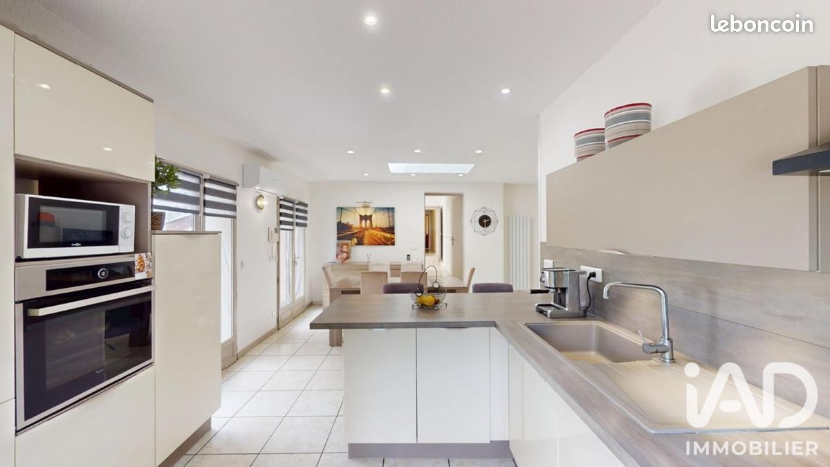 Appartement 4 pièces 195 m² · à Seyssins · 195 m² · 429 000 €