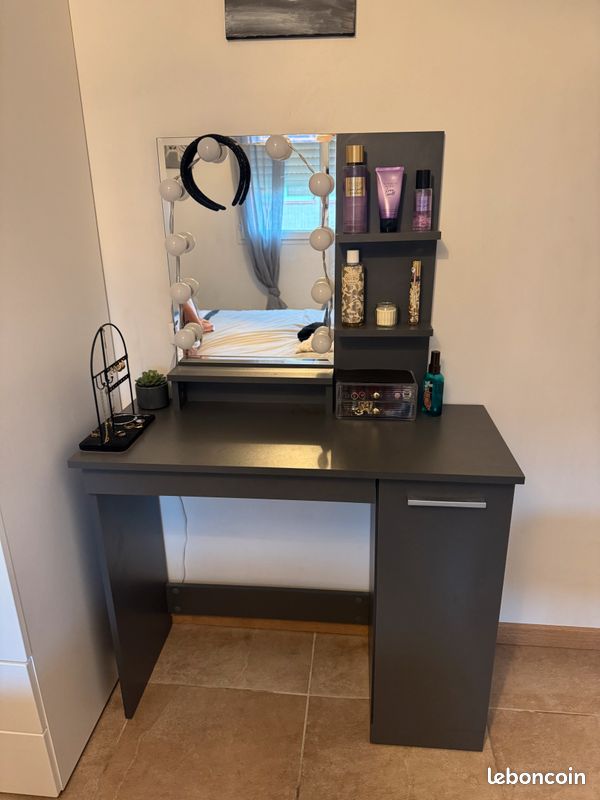 Coiffeuse (image 1)
