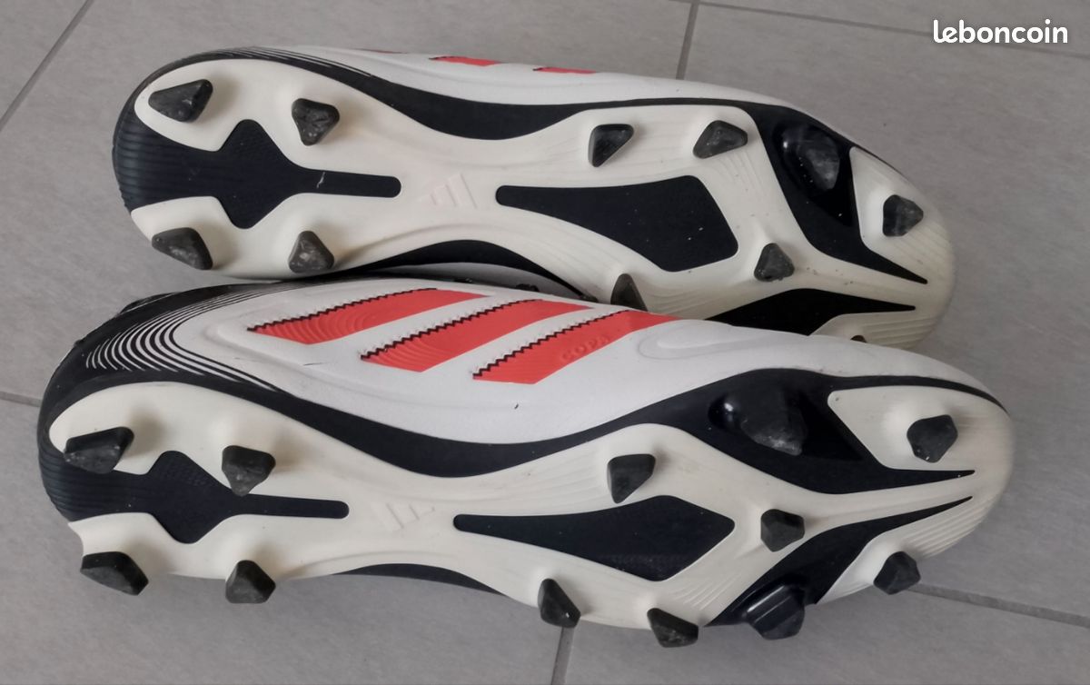 Chaussure de foot crampons adidas 46 (image 2)