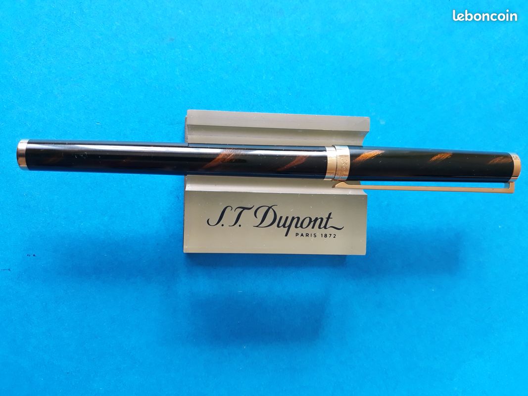 Stylo Plume S.T. Dupont Laque De Chine Rouge - Plume En Or Massif 18 Carats - Occasion