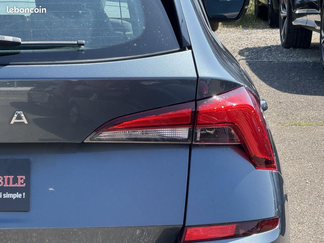 SKODA KAMIQ 1.0 TSI Evo 110ch Ambition 1erMain Keyless Carplay Hayon Electrique Siege chauffant (image 13)