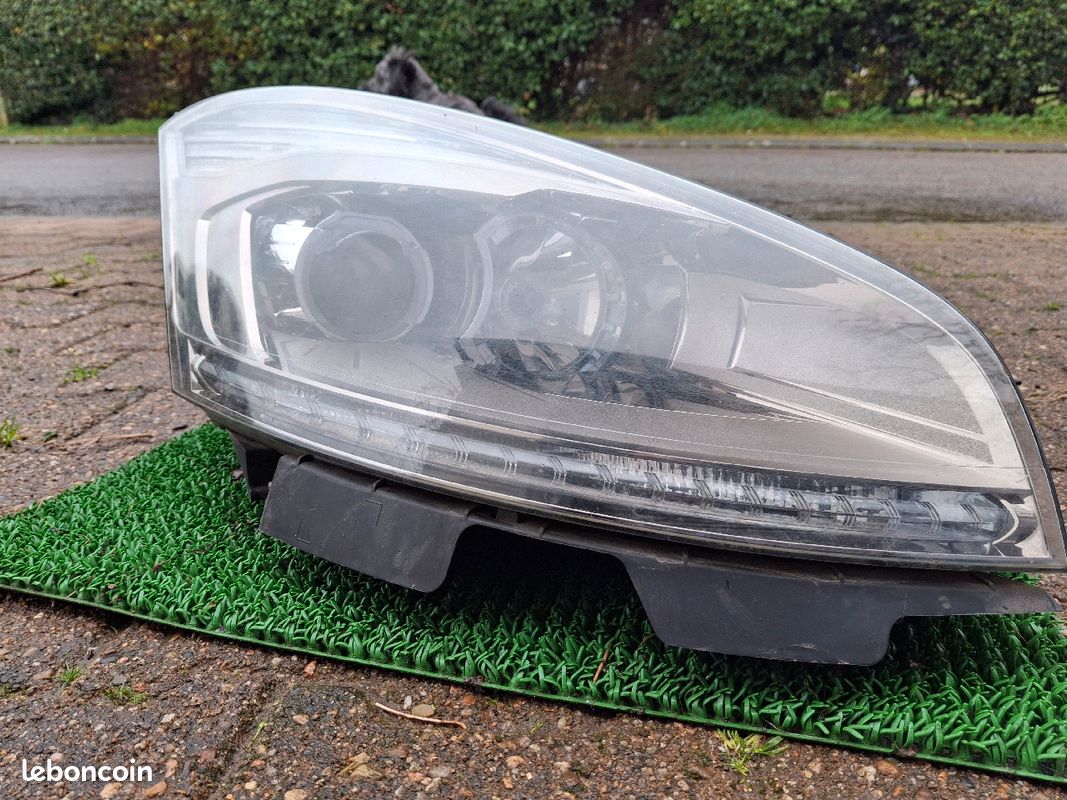 Phare xenon pour c4 picasso côté droit (image 1)