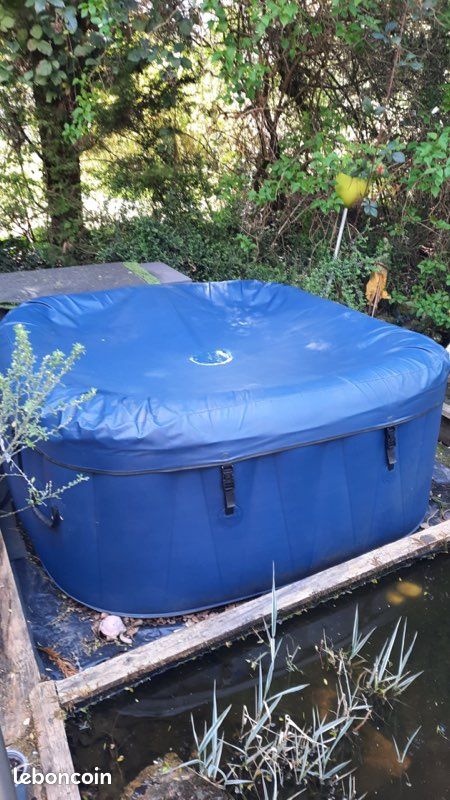 Jaccuzi gonflable carré (image 1)