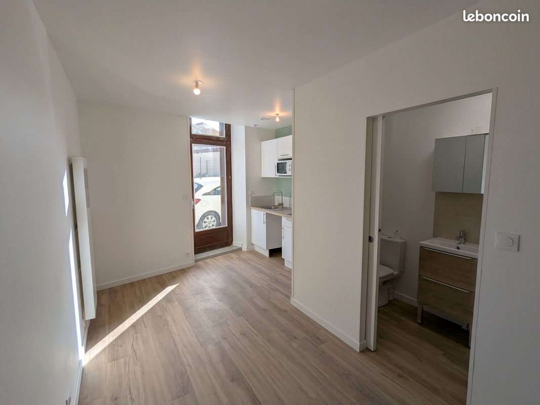 Appartement 1 pièce 15 m² · à Barbezieux-Saint-Hilaire · 15 m² · 320 €/mois