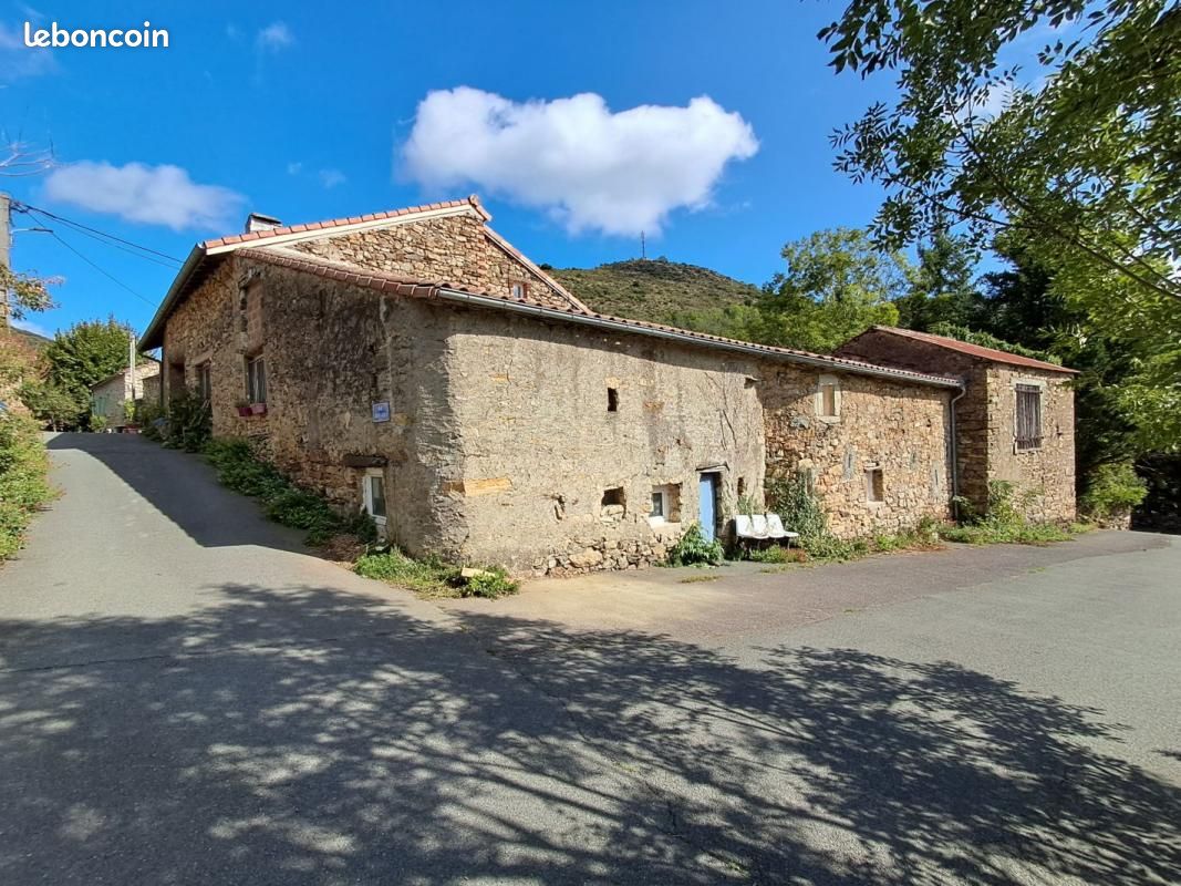 Maison 6 pièces 268 m² · à Riols · 268 m² · 350 000 €