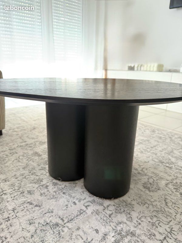 Table design en bois noir (image 3)