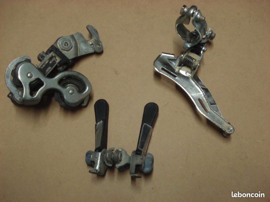 Lot Dérailleurs Vintages Simplex/Shimano - Équipements vélos Lot Dérailleurs Vintages Simplex/Shimano - Équipements vélos