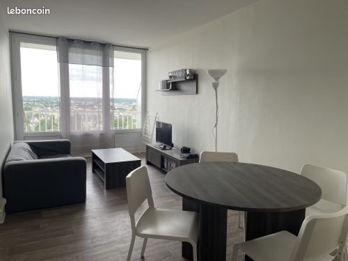 Appartement 4 pièces 74 m² · à Orléans · 74 m² · 359 €